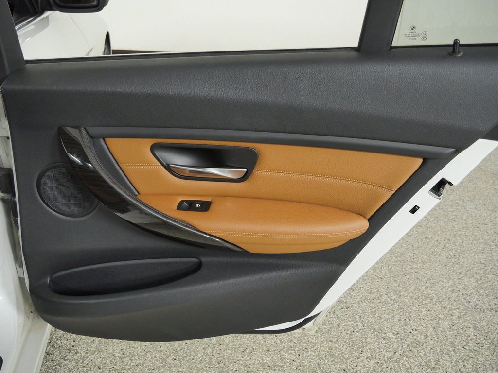 Thumbnail: 2014 BMW 3 Series - 30