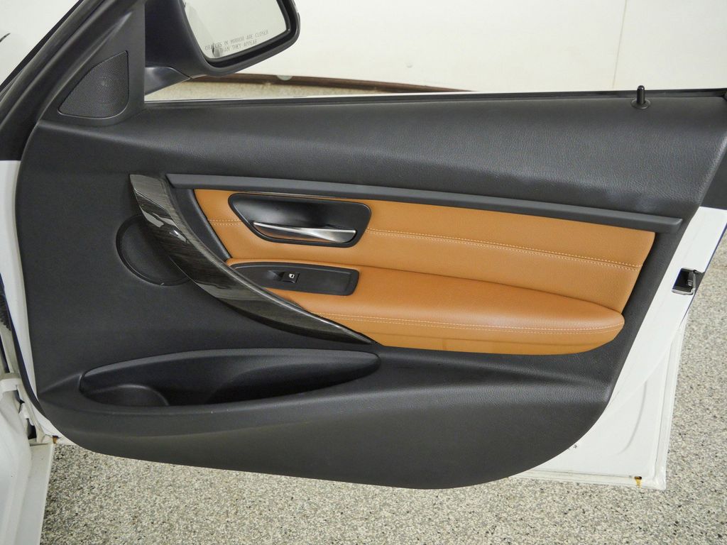 Thumbnail: 2014 BMW 3 Series - 28