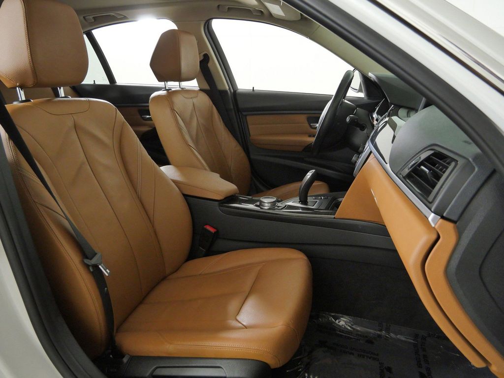 Thumbnail: 2014 BMW 3 Series - 10