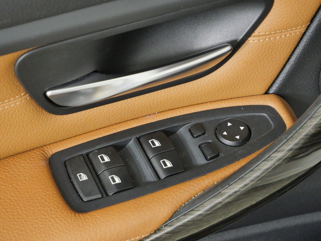 Thumbnail: 2014 BMW 3 Series - 38