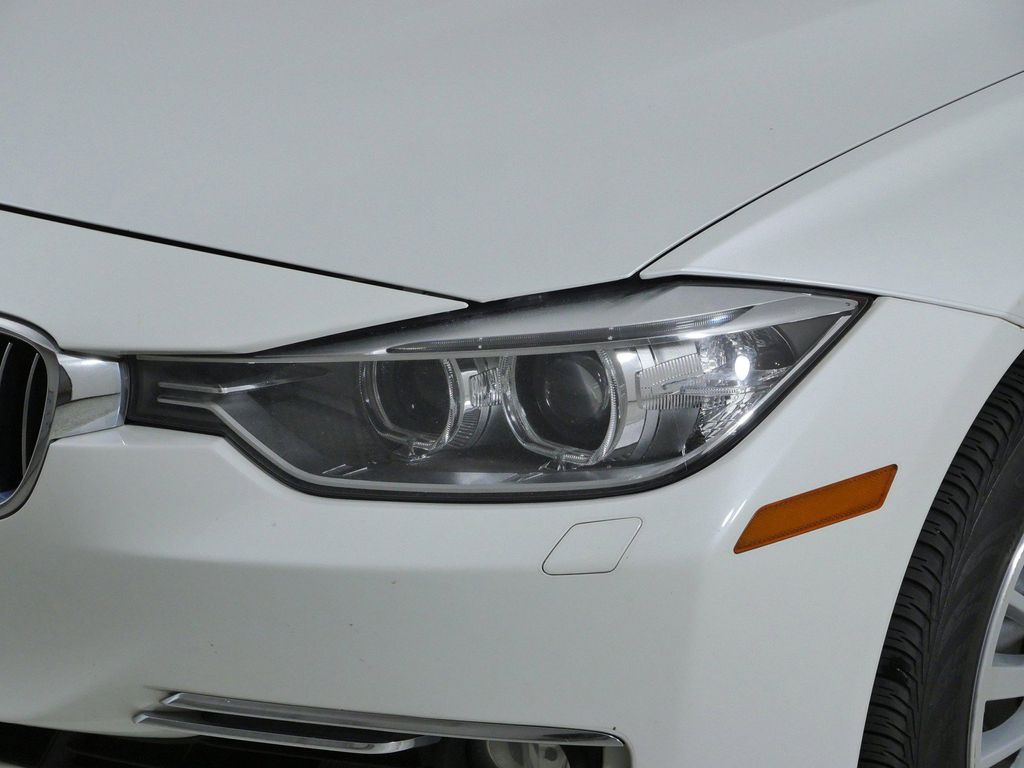 Thumbnail: 2014 BMW 3 Series - 18