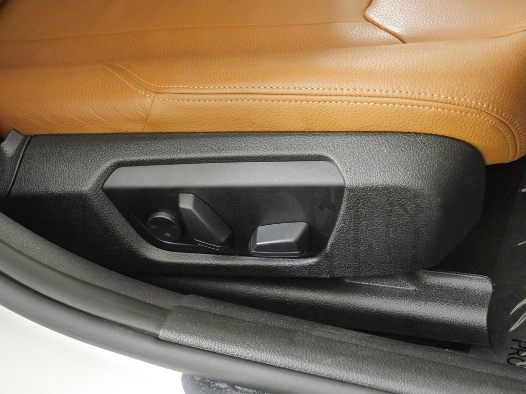 Thumbnail: 2014 BMW 3 Series - 29