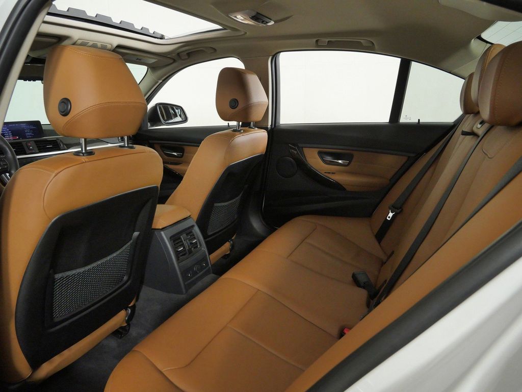 Thumbnail: 2014 BMW 3 Series - 33