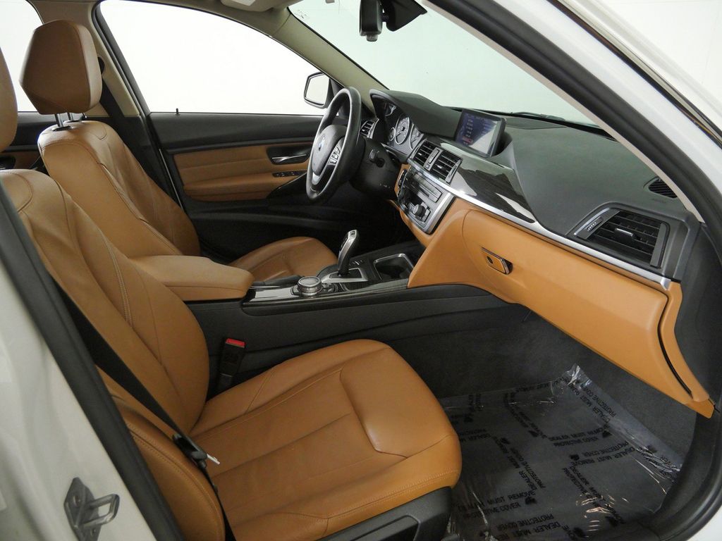 Thumbnail: 2014 BMW 3 Series - 9