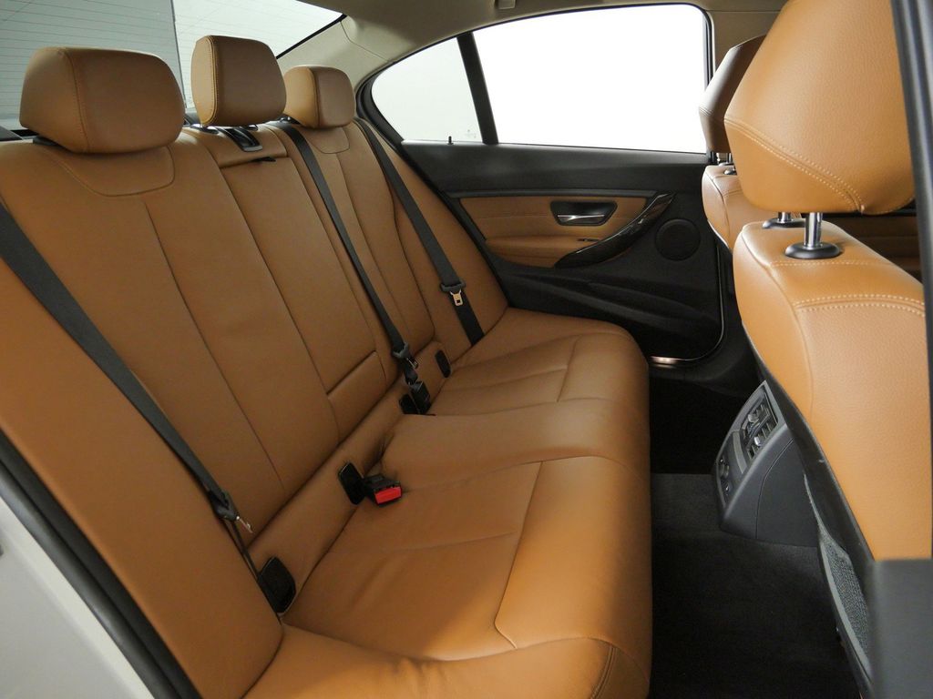 Thumbnail: 2014 BMW 3 Series - 31