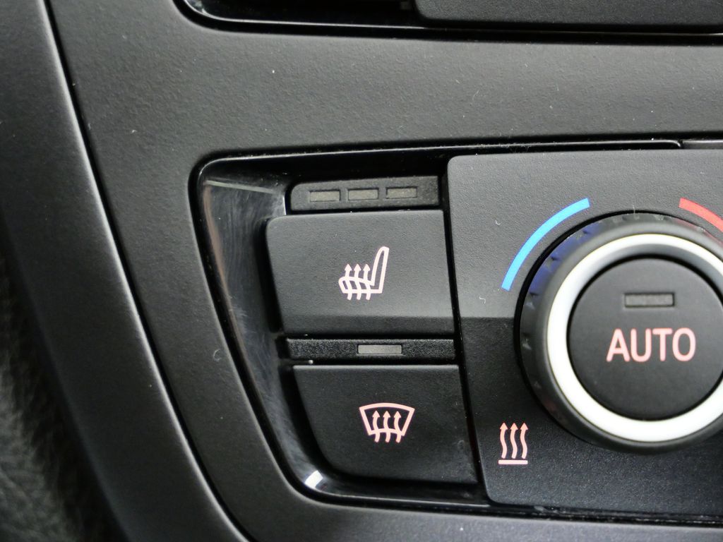 Thumbnail: 2015 BMW 3 Series - 50