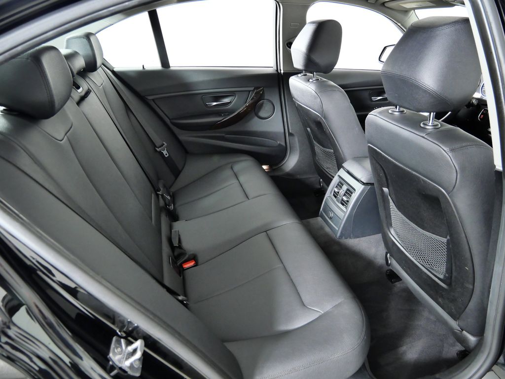 Thumbnail: 2015 BMW 3 Series - 10