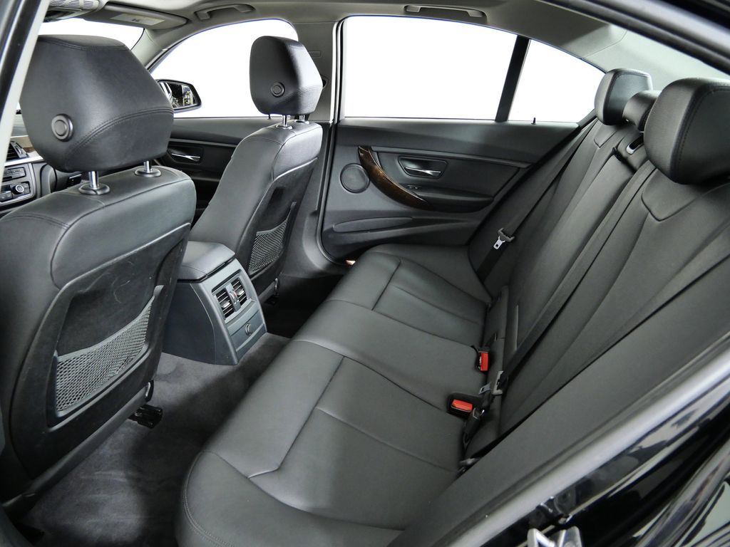 Thumbnail: 2015 BMW 3 Series - 34