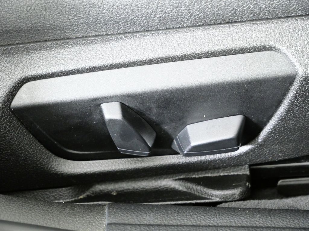 Thumbnail: 2015 BMW 3 Series - 29