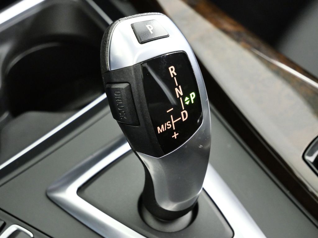 Thumbnail: 2015 BMW 3 Series - 12