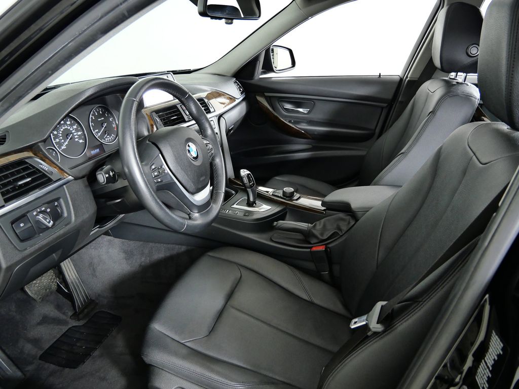 Thumbnail: 2015 BMW 3 Series - 37