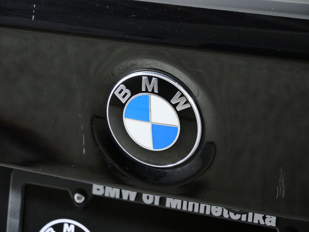 Thumbnail: 2015 BMW 3 Series - 23