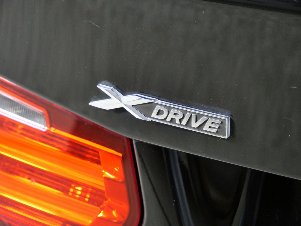 Thumbnail: 2015 BMW 3 Series - 16