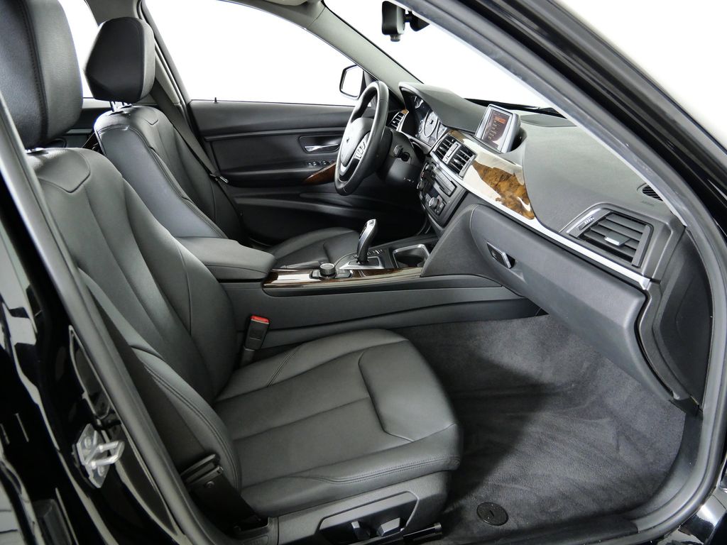 Thumbnail: 2015 BMW 3 Series - 8