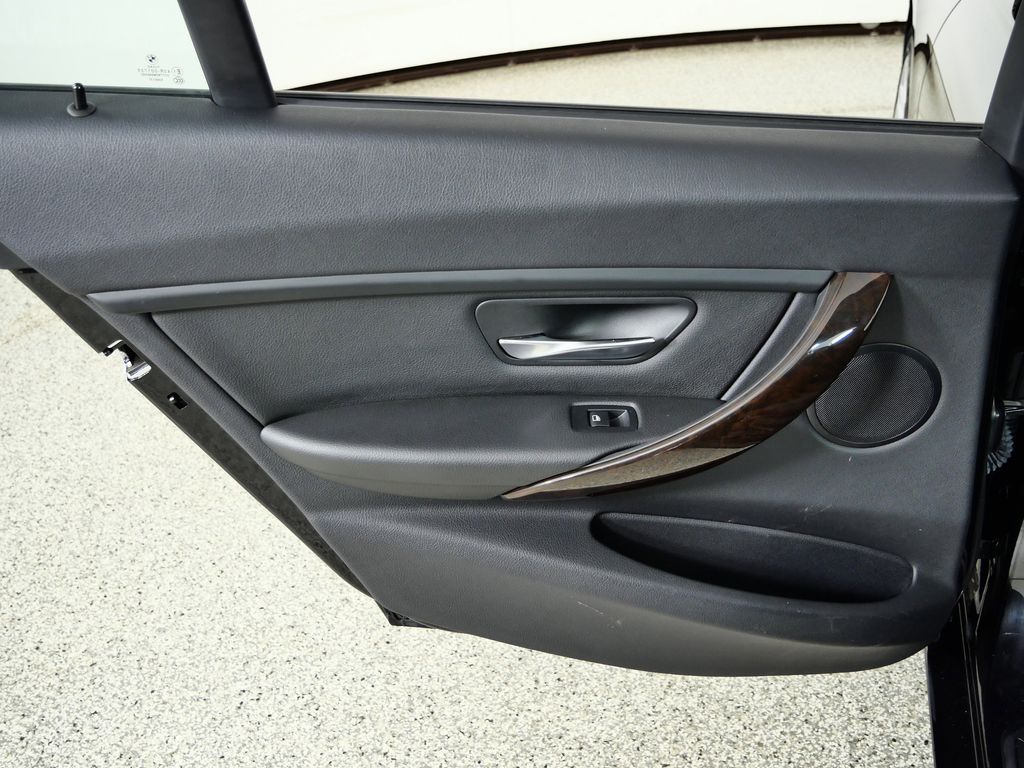 Thumbnail: 2015 BMW 3 Series - 33