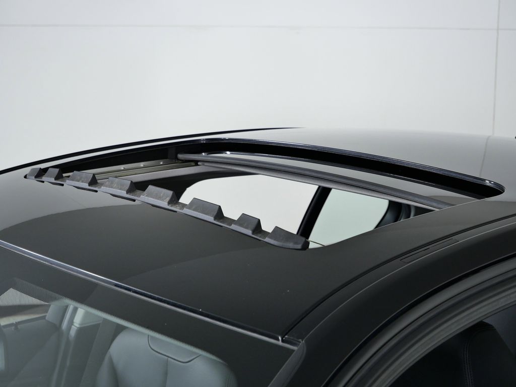 Thumbnail: 2015 BMW 3 Series - 27