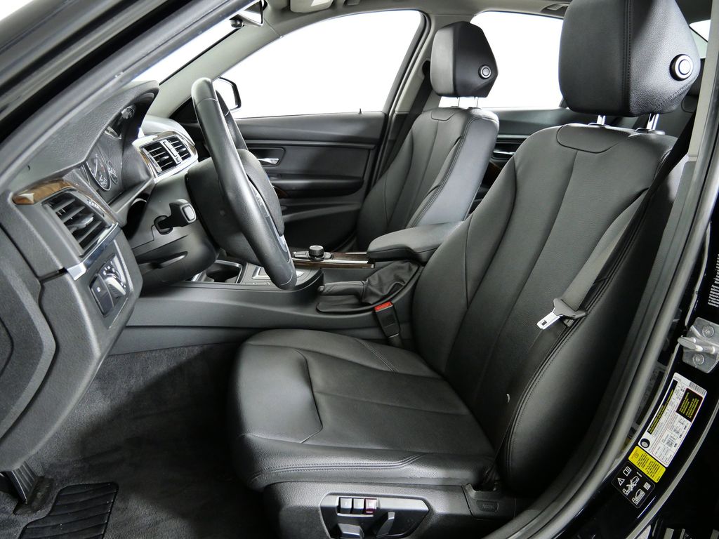 Thumbnail: 2015 BMW 3 Series - 38