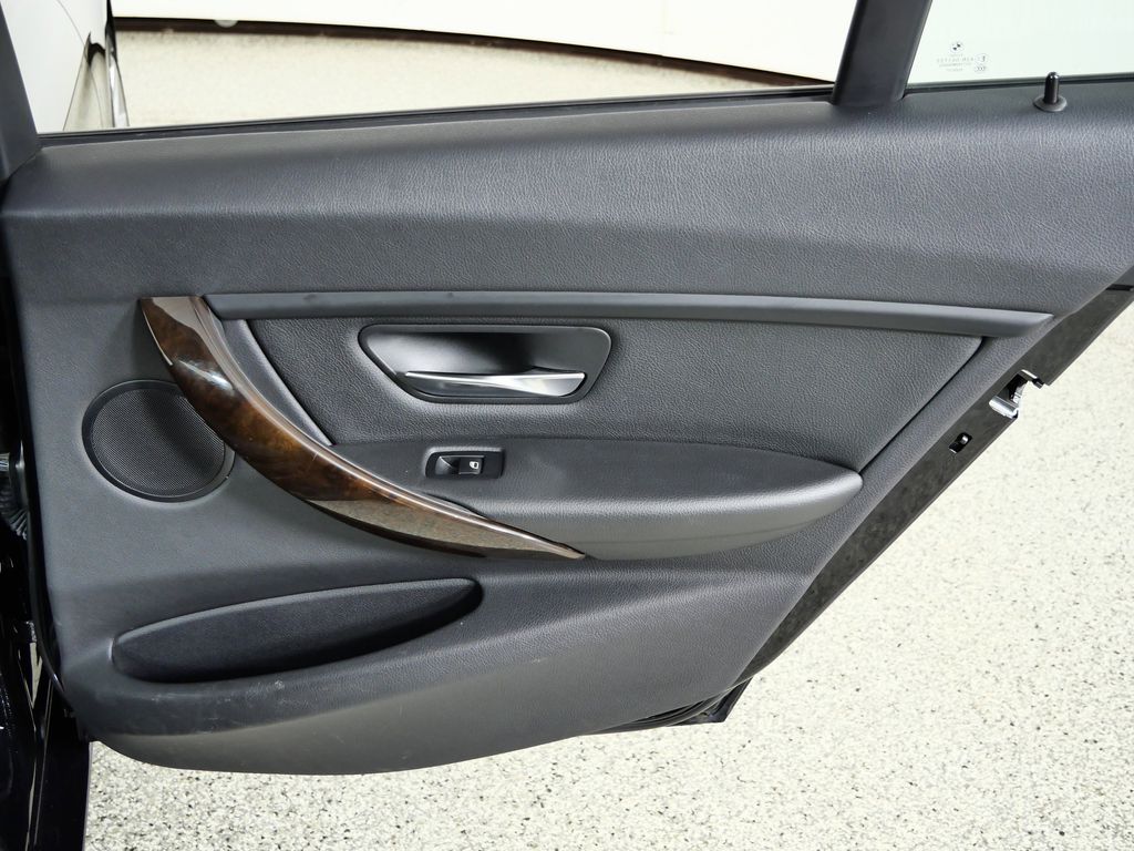 Thumbnail: 2015 BMW 3 Series - 31