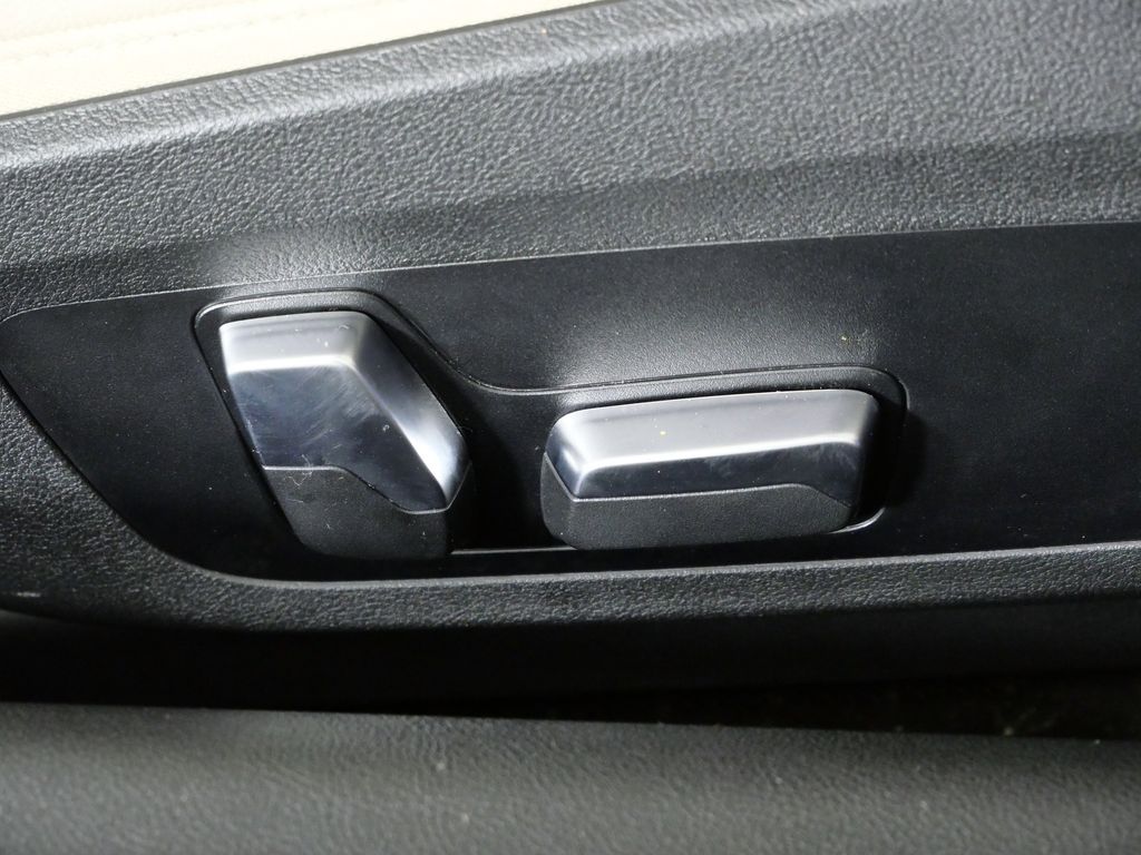 Thumbnail: 2023 BMW 4 Series - 29