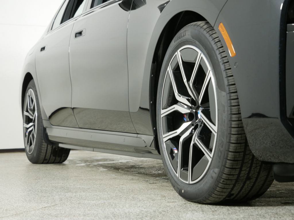 Thumbnail: 2025 BMW 7 Series - 7