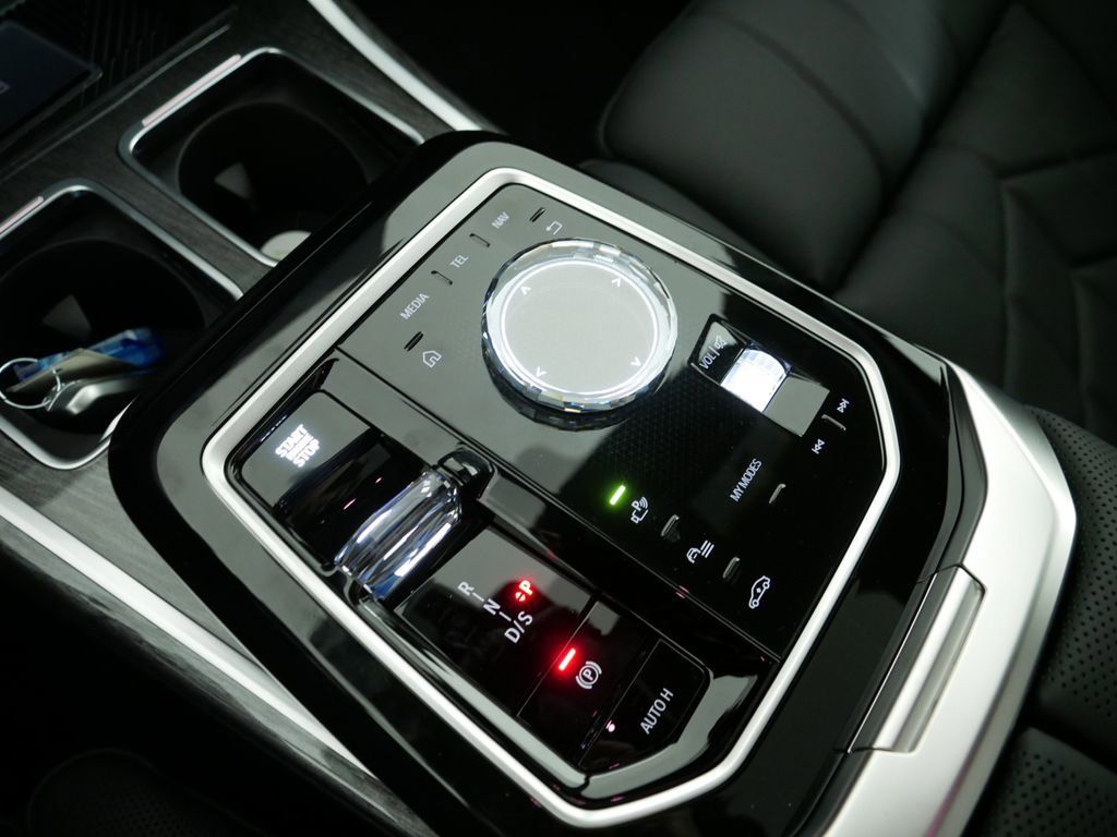 Thumbnail: 2025 BMW 7 Series - 13