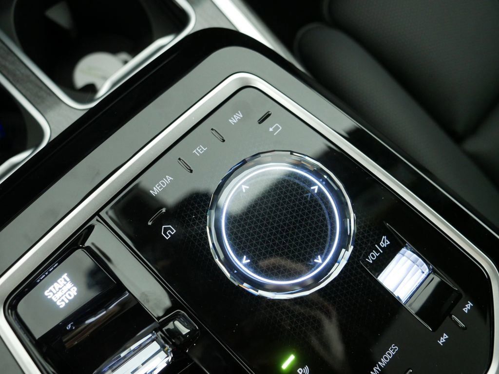 Thumbnail: 2025 BMW 7 Series - 52