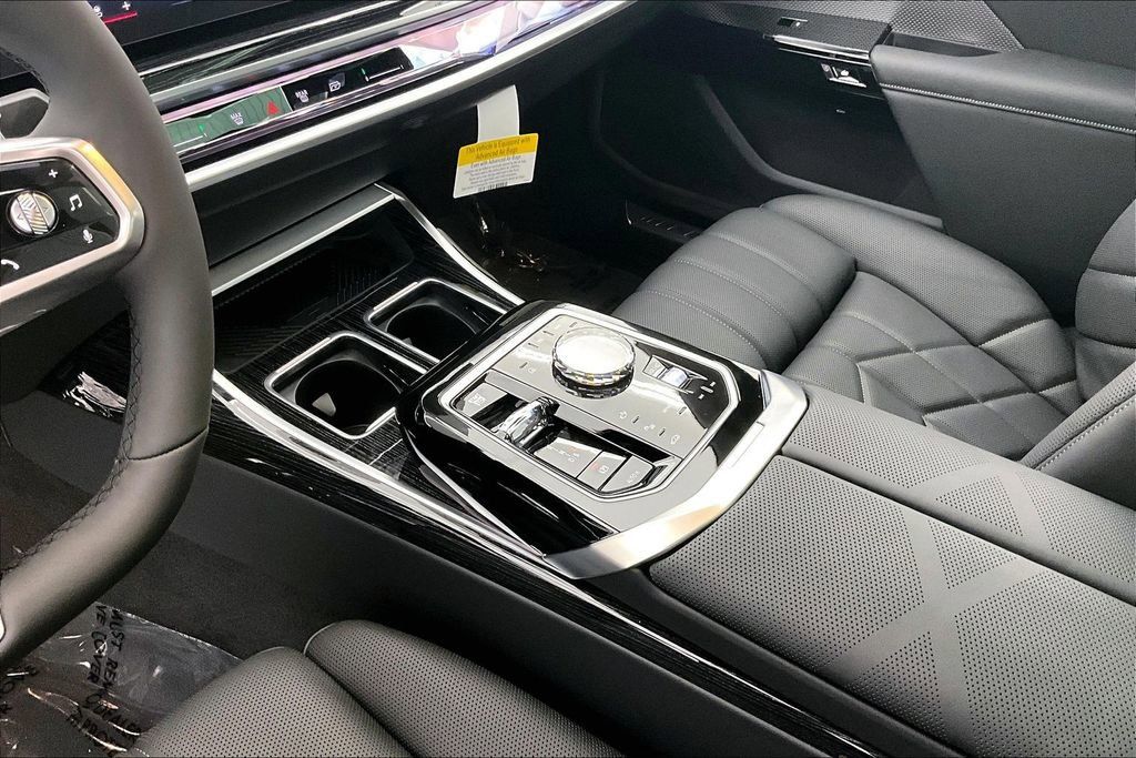 Thumbnail: 2026 BMW 7 Series - 15