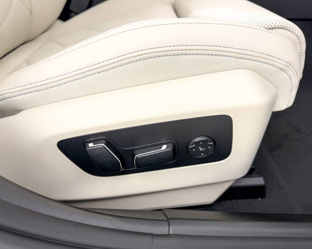 Thumbnail: 2025 BMW 5 Series - 29