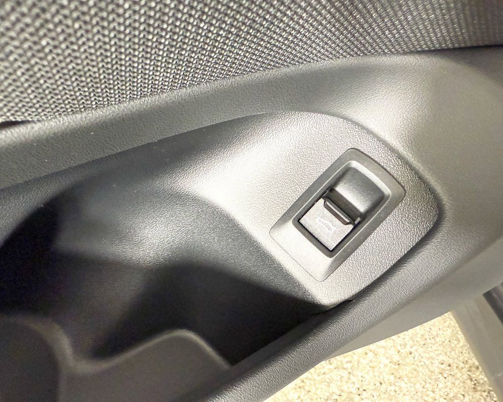 Thumbnail: 2025 BMW 5 Series - 38