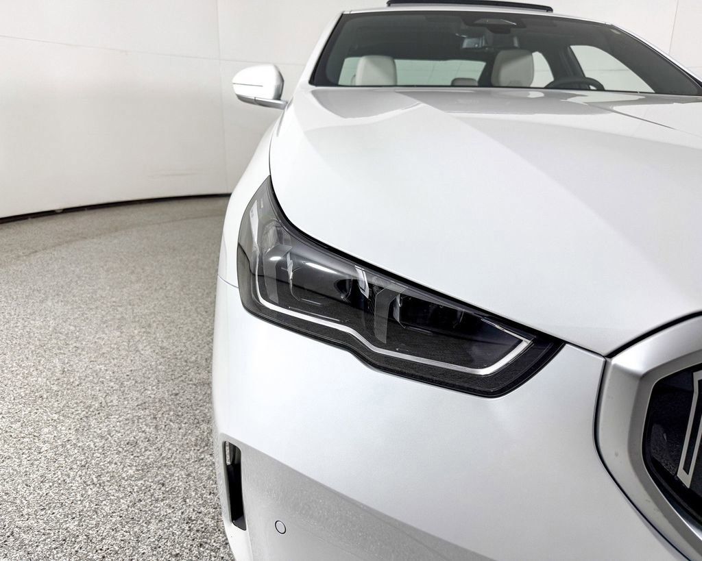 Thumbnail: 2025 BMW 5 Series - 7