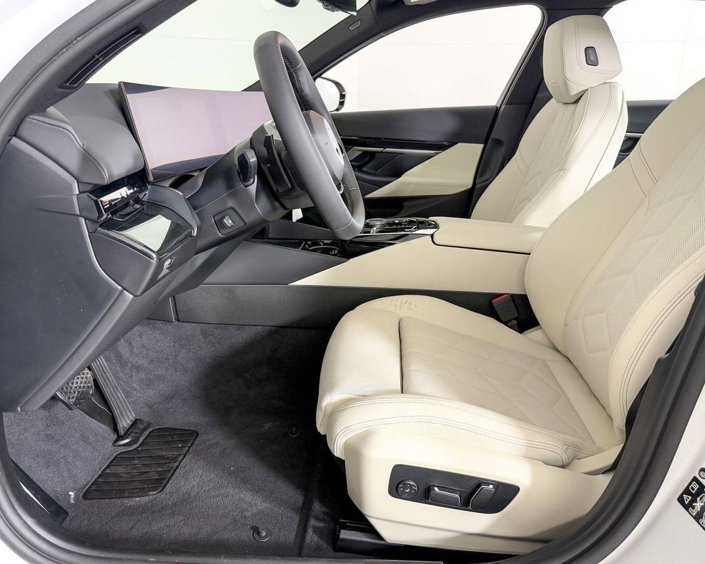 Thumbnail: 2025 BMW 5 Series - 35