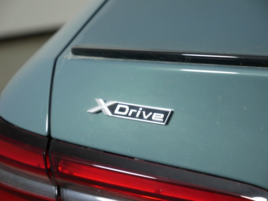 Thumbnail: 2025 BMW 5 Series - 22