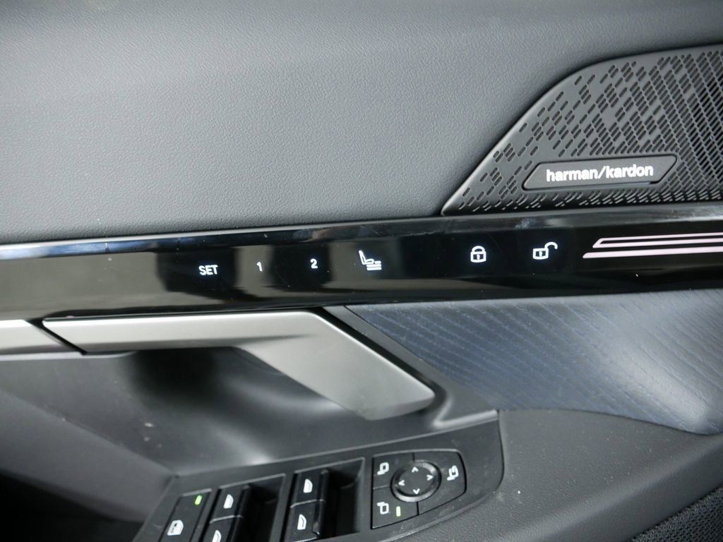 Thumbnail: 2025 BMW 5 Series - 37