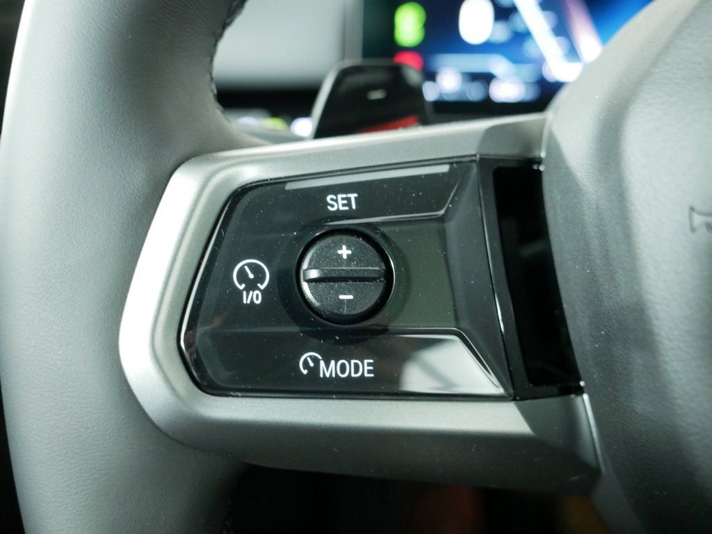 Thumbnail: 2025 BMW 5 Series - 40