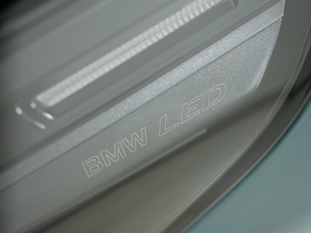 Thumbnail: 2025 BMW 5 Series - 26