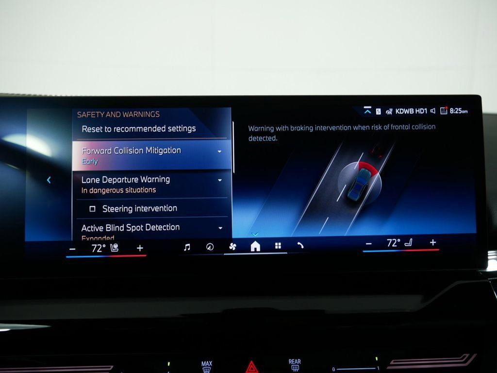 Thumbnail: 2025 BMW 5 Series - 44