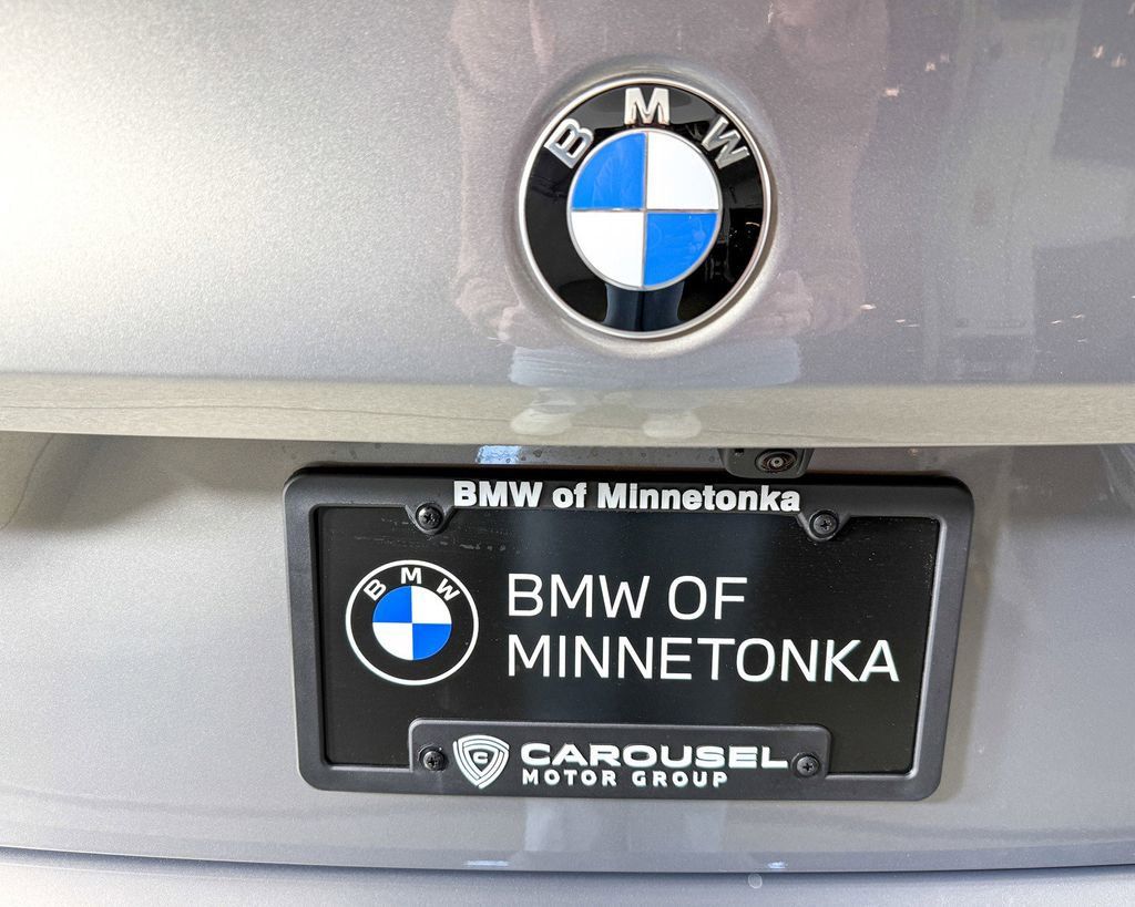 Thumbnail: 2025 BMW 5 Series - 23