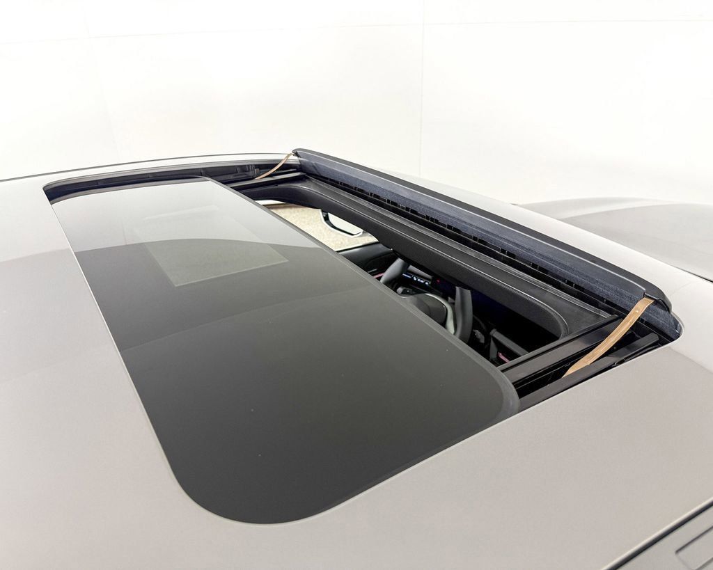 Thumbnail: 2025 BMW 5 Series - 28