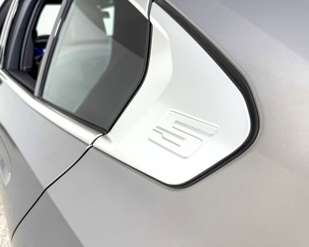 Thumbnail: 2025 BMW 5 Series - 33