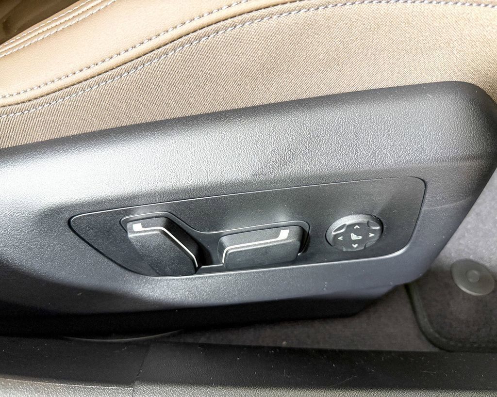 Thumbnail: 2025 BMW 5 Series - 29