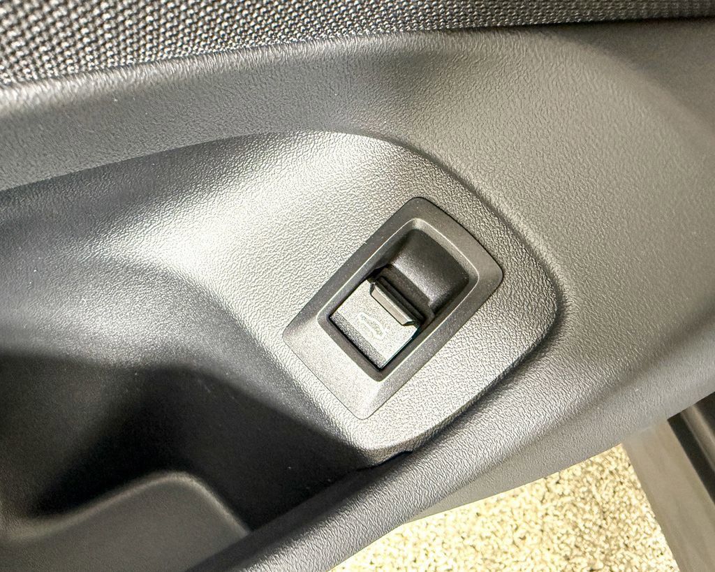 Thumbnail: 2025 BMW 5 Series - 39