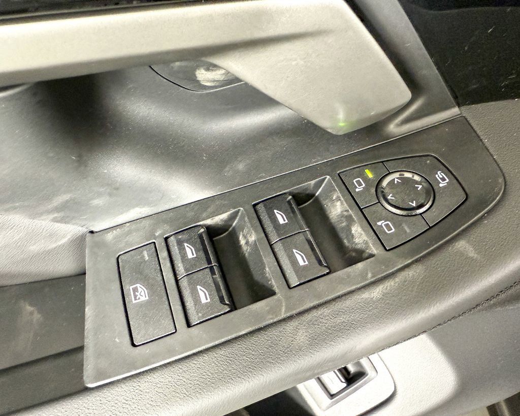 Thumbnail: 2025 BMW 5 Series - 40