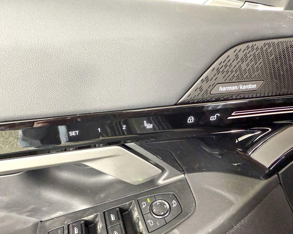 Thumbnail: 2025 BMW 5 Series - 41