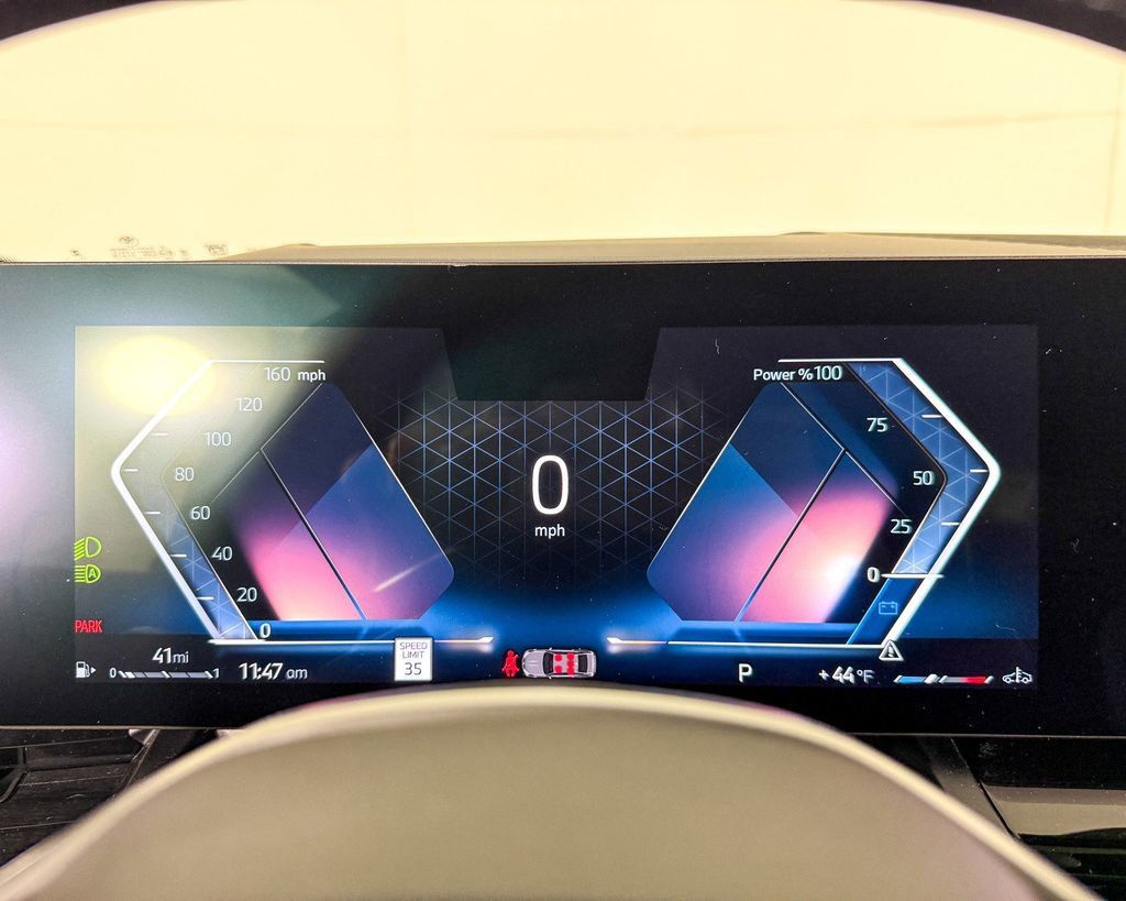 Thumbnail: 2025 BMW 5 Series - 14