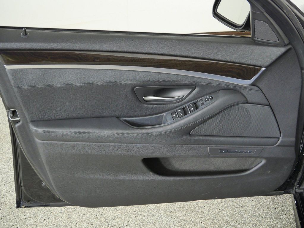 Thumbnail: 2014 BMW 5 Series - 35