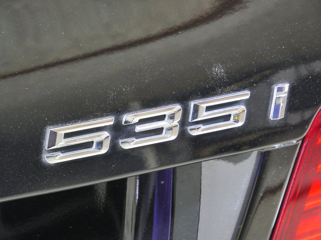 Thumbnail: 2014 BMW 5 Series - 23
