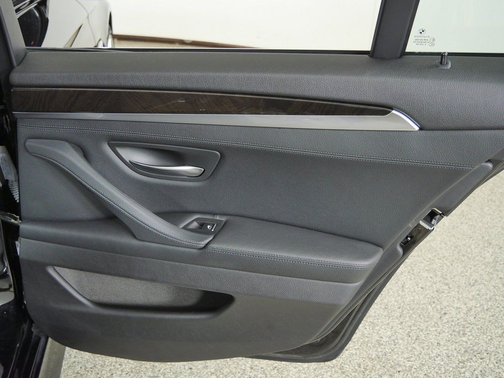 Thumbnail: 2014 BMW 5 Series - 29