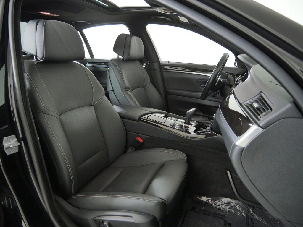 Thumbnail: 2014 BMW 5 Series - 10