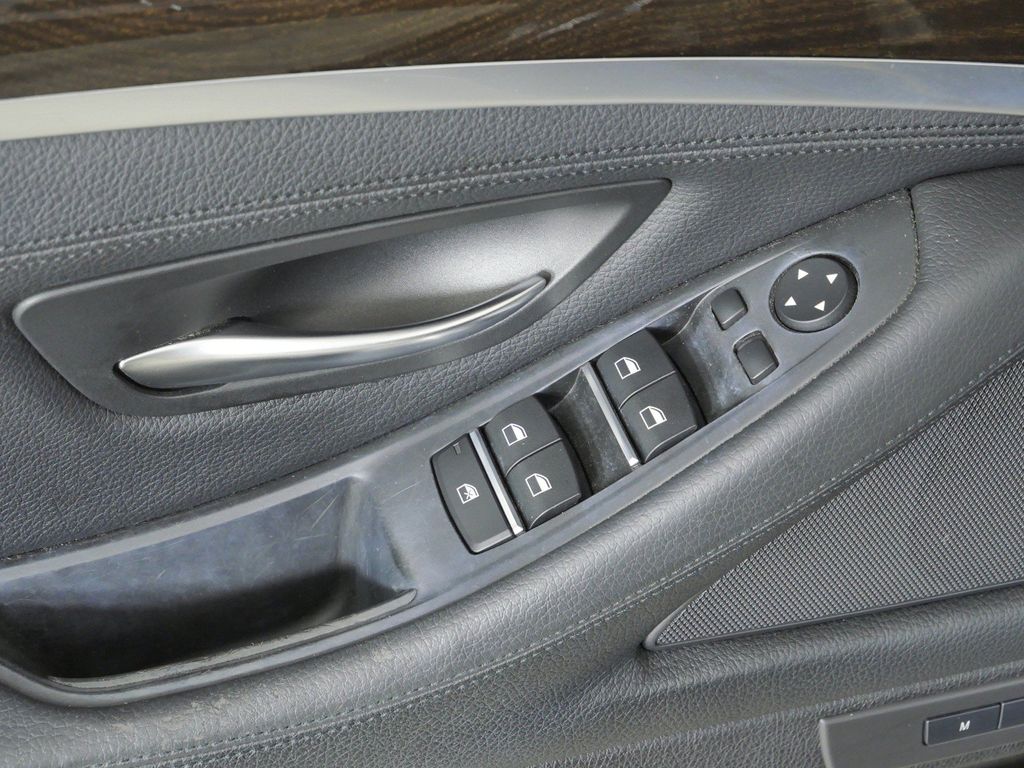 Thumbnail: 2014 BMW 5 Series - 38