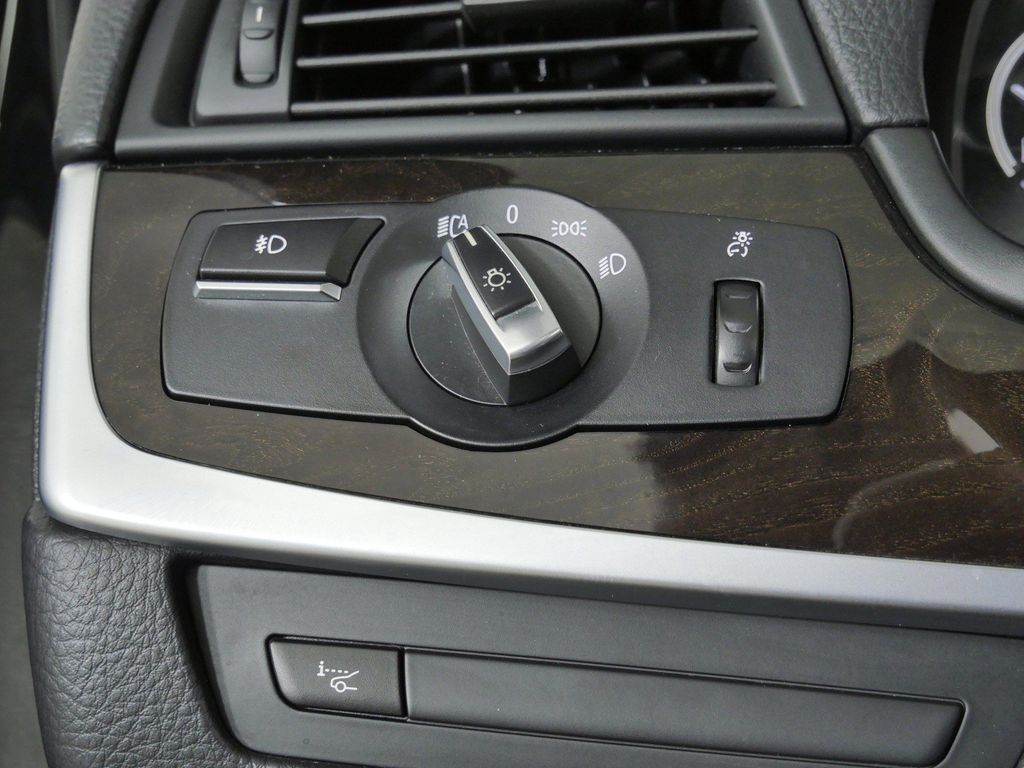 Thumbnail: 2014 BMW 5 Series - 40